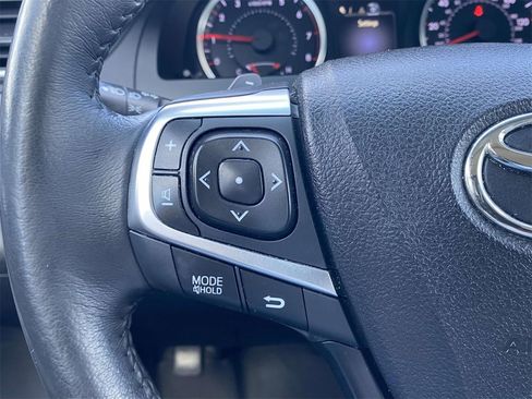 Used 2017 Toyota Camry image 18