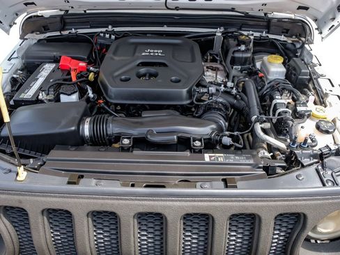 Used 2018 Jeep Wrangler Unlimited Sahara image 56