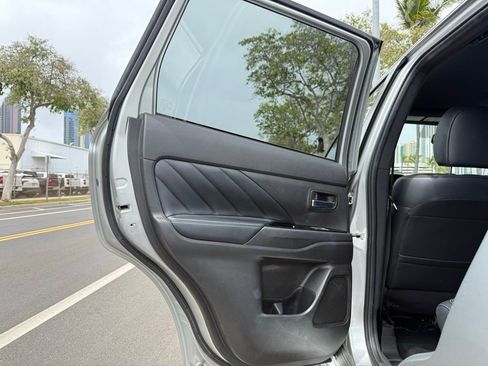 Used 2022 Mitsubishi Outlander GT AWD/4WD image 15