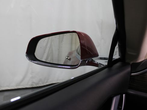 Used 2015 Tesla Model S 70 image 11