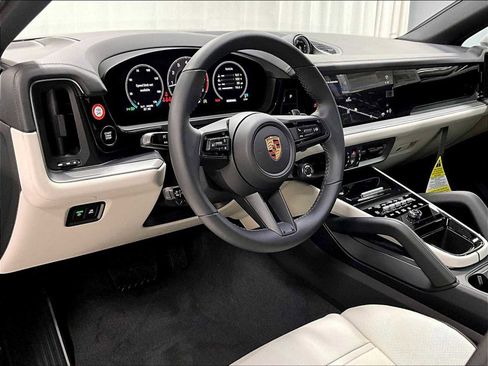 New 2026 Porsche Cayenne Coupe image 4