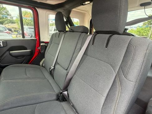 Used 2024 Jeep Wrangler Unlimited AWD/4WD image 12