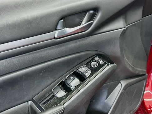 Used 2023 Nissan Altima 2.5 SV FWD image 15