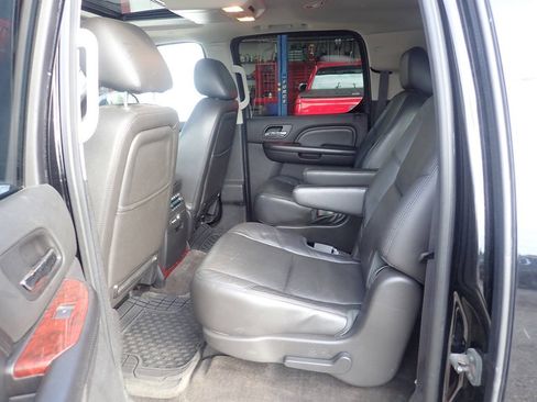 Used 2013 Cadillac Escalade ESV Premium AWD/4WD image 13