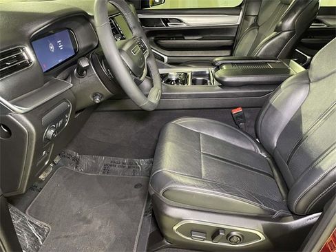 Used 2024 Jeep Wagoneer Series II image 5