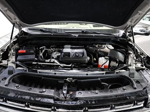 Used 2023 Chevrolet Suburban Premier w/ Premium Package 2 image 16