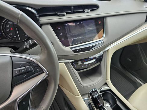 Used 2023 Cadillac XT5 Premium Luxury w/ Technology Package AWD/4WD image 27