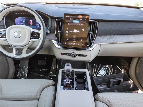 New 2026 Volvo XC90 T8 Ultra w/ Protection Package AWD/4WD image 15