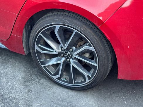 Used 2020 Toyota Corolla SE w/ SE Premium Package image 4