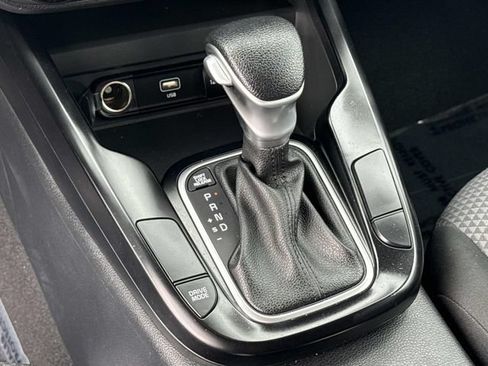 Used 2025 Kia Soul LX w/ LX Technology Package FWD image 22