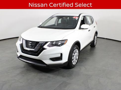 Certified 2019 Nissan Rogue S FWD image 2