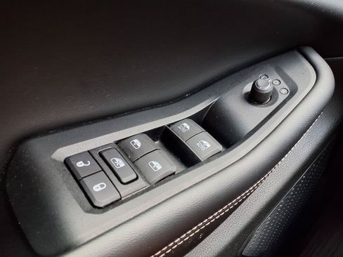 Used 2025 Jeep Grand Cherokee L Altitude AWD/4WD image 21