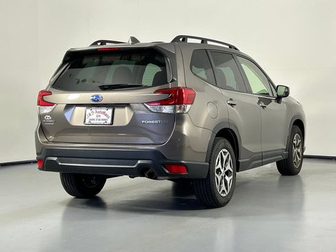 Used 2023 Subaru Forester Premium AWD/4WD image 7