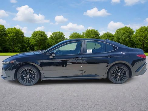 New 2026 Toyota Camry SE FWD image 4