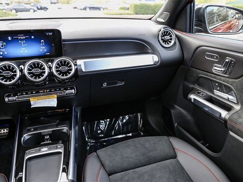 New 2025 Mercedes-Benz GLB 35 AMG 4MATIC image 18