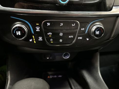 Certified 2023 Chevrolet Traverse LT image 19