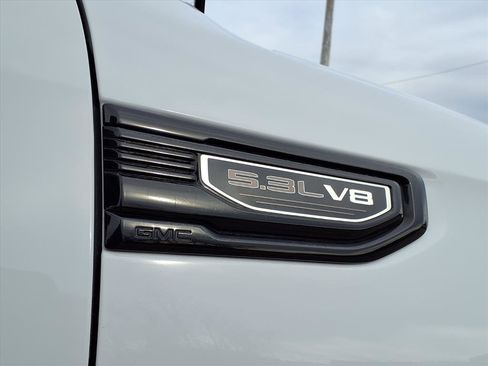 Used 2021 GMC Sierra 1500 Elevation image 2