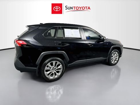 Used 2025 Toyota RAV4 XLE Premium FWD image 4