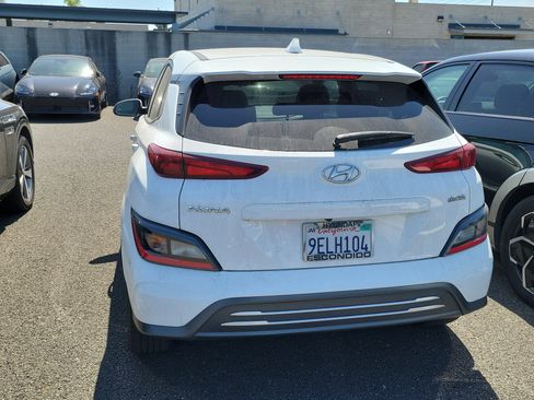 Used 2023 Hyundai Kona SE w/ Cargo Package FWD image 4