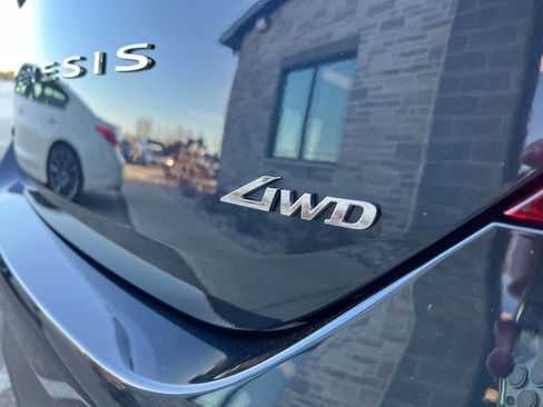 Used 2025 Genesis G70 2.5T image 27