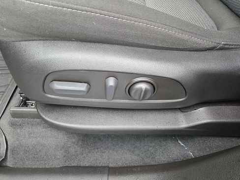 Used 2023 Chevrolet Traverse LT w/ Rear Camera Mirror Package AWD/4WD image 34