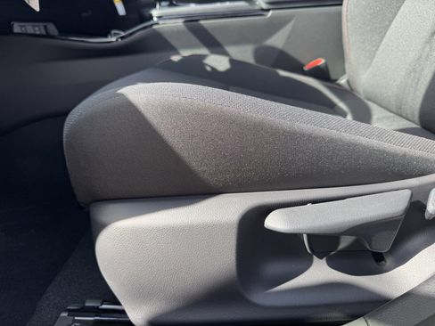 New 2026 Toyota Prius Plug-In Hybrid FWD image 12
