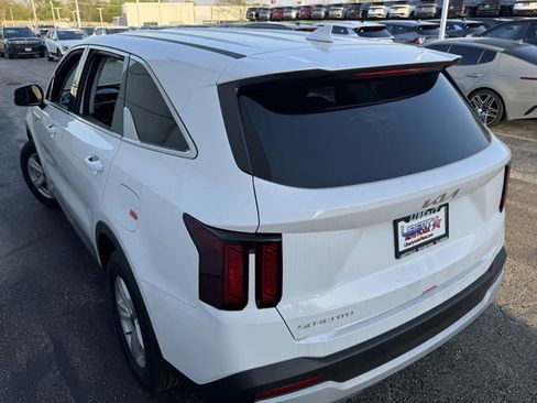 New 2026 Kia Sorento LX FWD image 17
