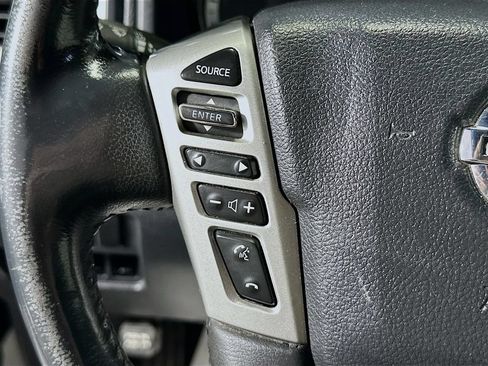 Used 2018 Nissan Titan SV w/ SV Convenience Package AWD/4WD image 34