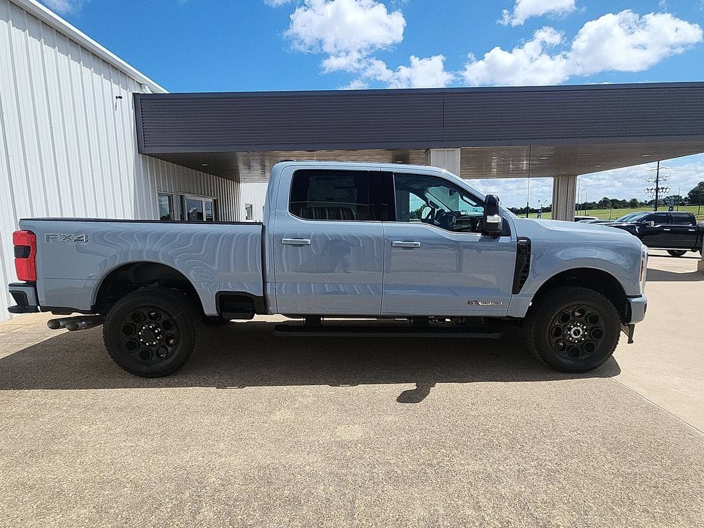 New 2026 Ford F350 Lariat w/ Black Appearance Package AWD/4WD image 9