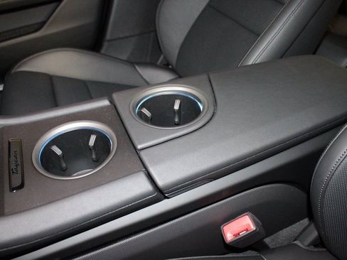 Certified 2025 Porsche Taycan image 33