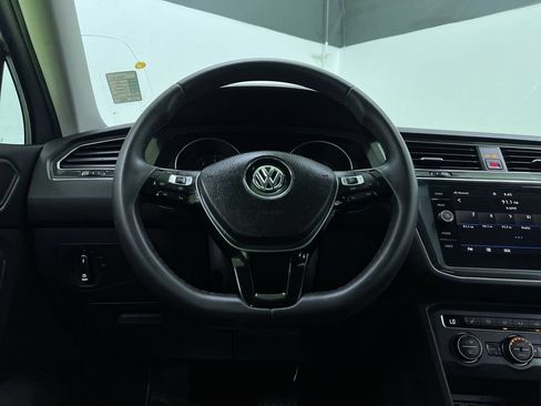 Used 2020 Volkswagen Tiguan SE AWD/4WD image 20