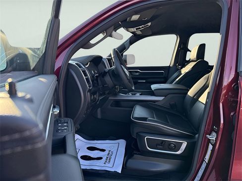 Used 2025 RAM 1500 Laramie image 22