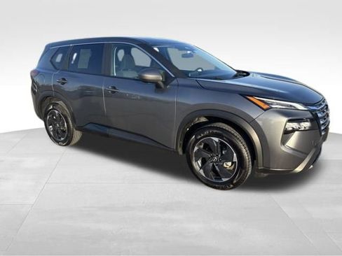 Used 2024 Nissan Rogue SV image 7