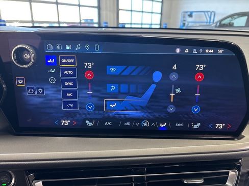 New 2026 Chevrolet Traverse LT w/ Sun and Wheel Package image 23