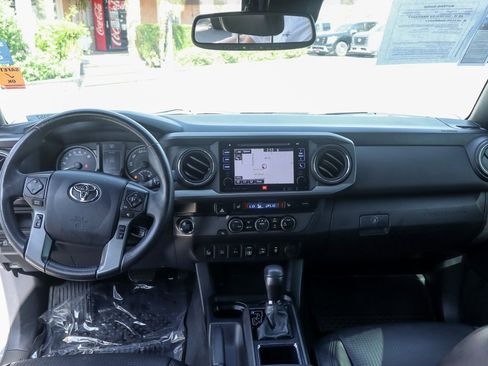 Used 2019 Toyota Tacoma TRD Sport image 26
