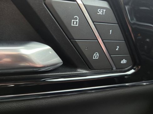 Used 2025 GMC Yukon Denali AWD/4WD image 13