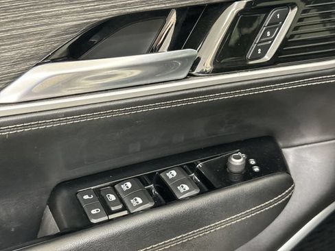 Used 2022 Jeep Wagoneer Series II w/ Premium Group I AWD/4WD image 24