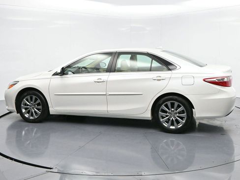 Used 2017 Toyota Camry XLE image 4