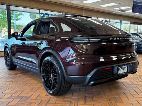 Used 2025 Porsche Macan Electric RWD image 7