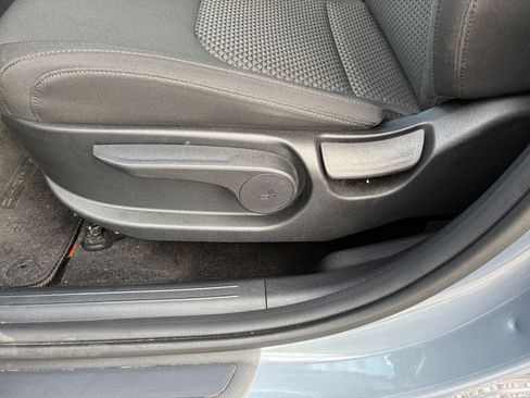 Used 2025 Kia Sportage LX image 19