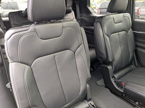 New 2026 Jeep Grand Cherokee L Limited AWD/4WD image 11
