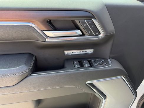 Used 2024 GMC Sierra 1500 Denali w/ Technology Package image 23