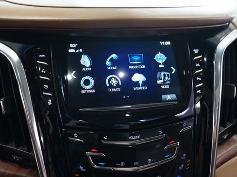 Used 2017 Cadillac Escalade Platinum image 41