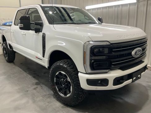 Used 2026 Ford F250 Platinum w/ Tremor Off-Road Package AWD/4WD image 2