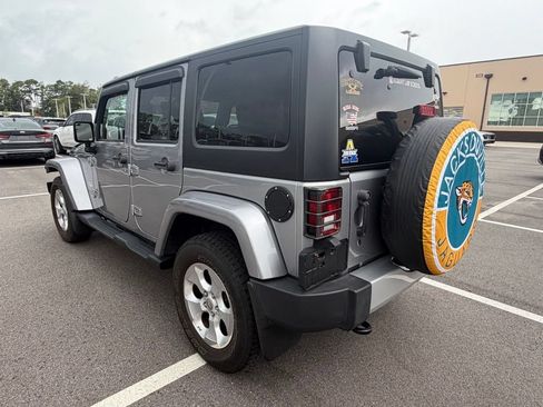 Used 2015 Jeep Wrangler Unlimited Sahara w/ Connectivity Group AWD/4WD image 3