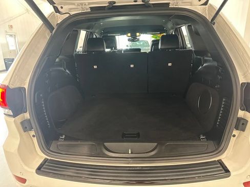 Used 2017 Jeep Grand Cherokee Altitude AWD/4WD image 28
