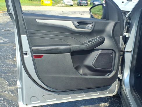 Used 2022 Ford Escape SE w/ Convenience Package FWD image 11