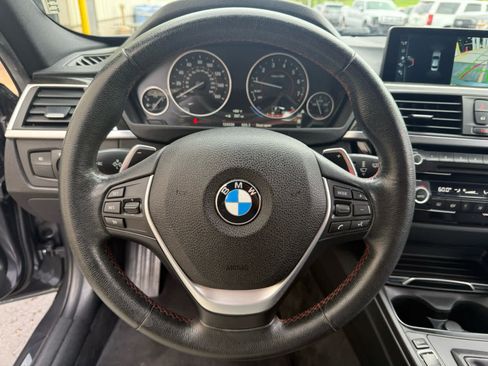 Used 2017 BMW 330i xDrive Sedan AWD/4WD image 2