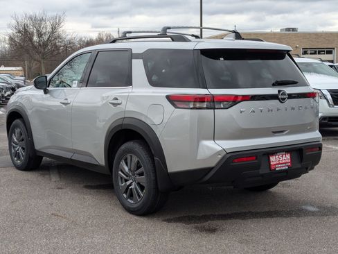 New 2025 Nissan Pathfinder SV image 8