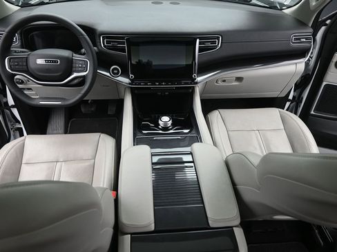 Used 2023 Jeep Wagoneer L Base w/ Premium Group I image 25